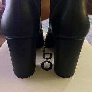 Aldo QERRALLA Black Leather Ankle Booties Size 8